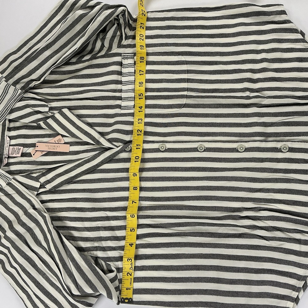 Victoria's Secret Women's Pajama Top Pants Striped Metallic Silver Large Short - Picture 8 of 16